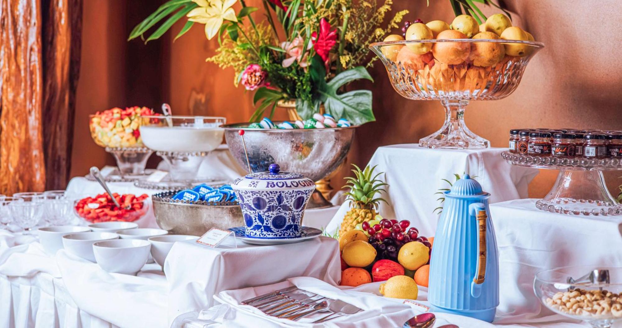 Dpny Beach Hotel & Spa Ilhabela Esterno foto A buffet table